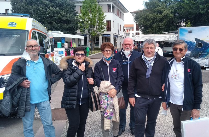 foto volontari amici del cuore